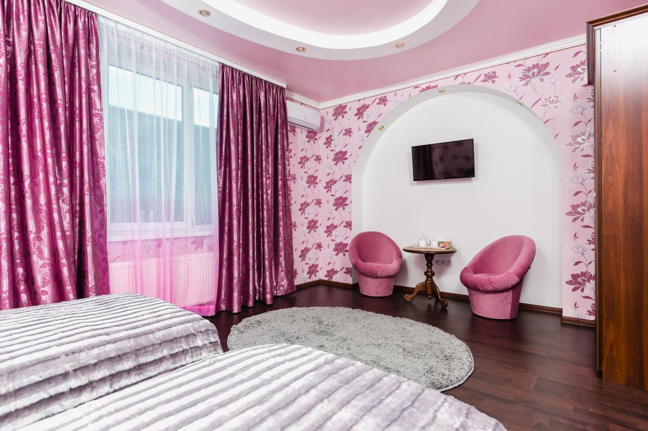 Nadobu Hotel Roshe Киев Экстерьер фото