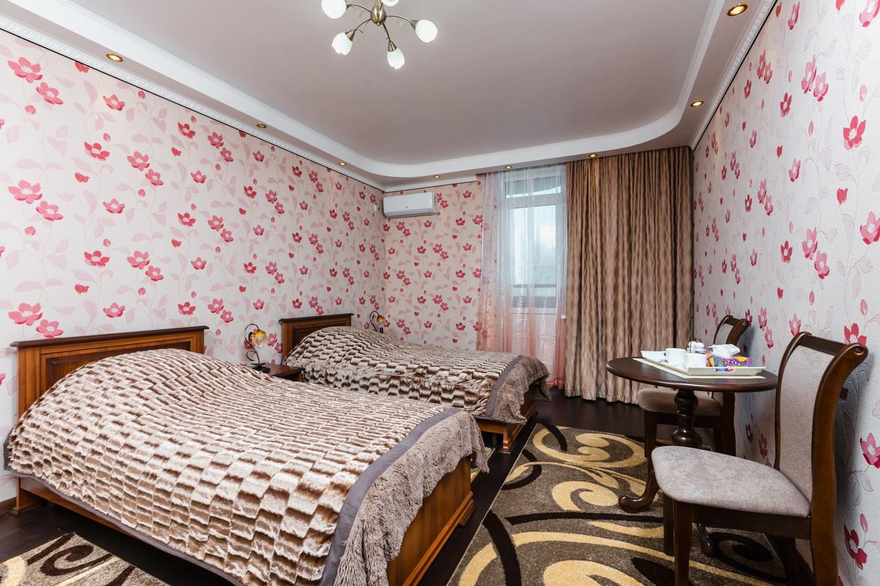 Nadobu Hotel Roshe Киев Экстерьер фото