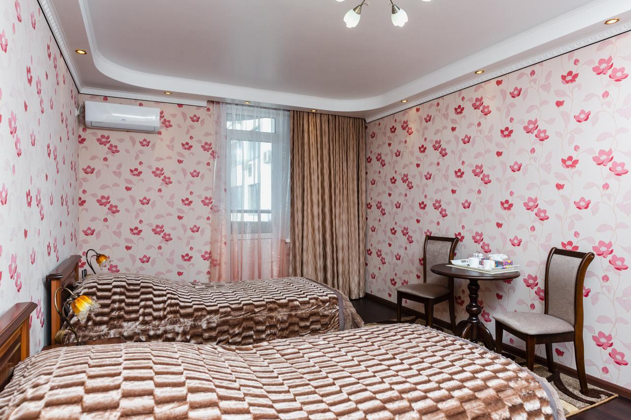 Nadobu Hotel Roshe Киев Экстерьер фото