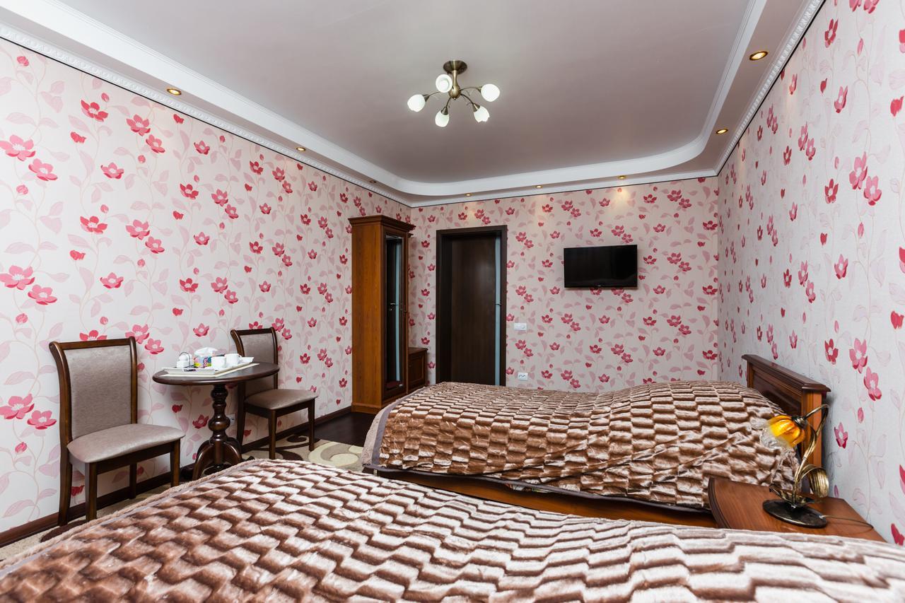 Nadobu Hotel Roshe Киев Экстерьер фото